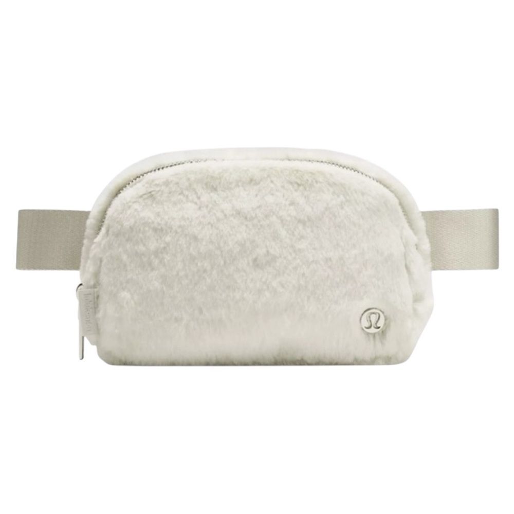 LULULEMON Woman's Bag Everywhere Belt Bag Plush Fleece
